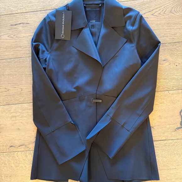 Blazer - Picture 4 of 4